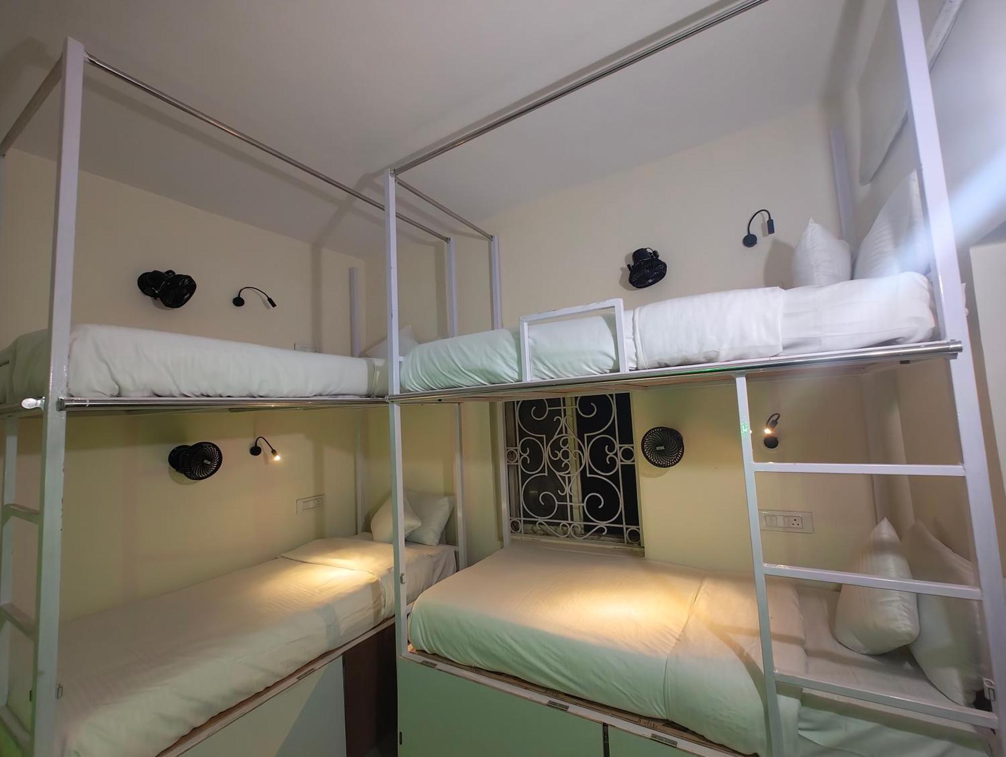 Hot - House Of Travellers, Vagator Hostel Kültér fotó