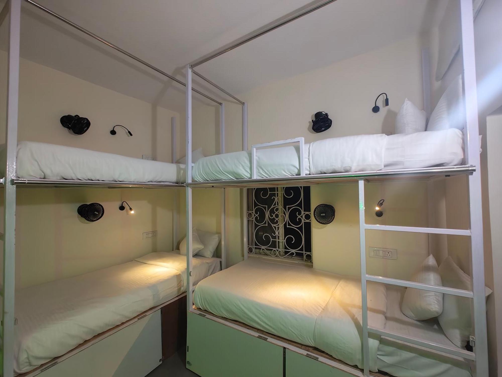 Hot - House Of Travellers, Vagator Hostel Kültér fotó