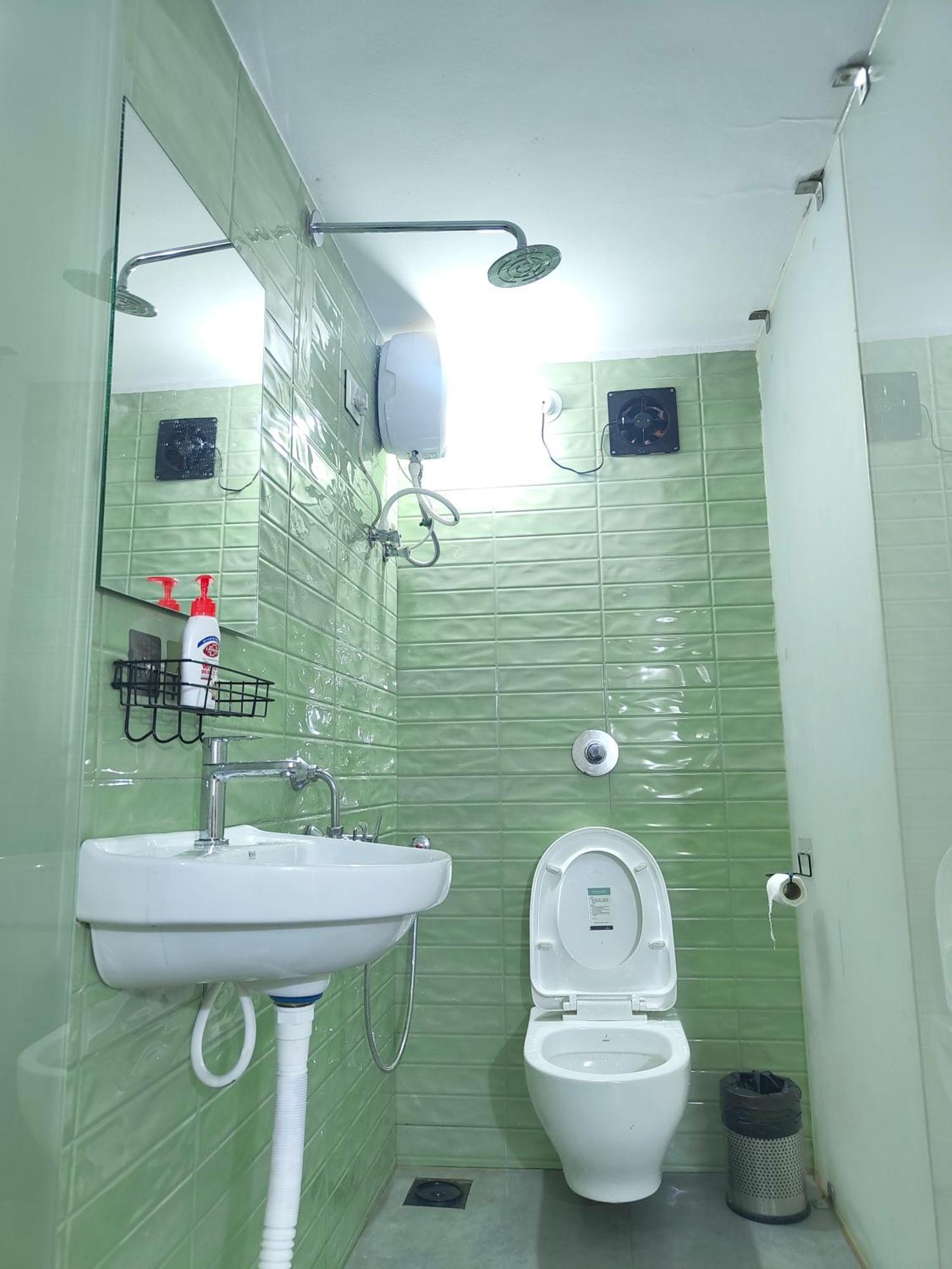 Hot - House Of Travellers, Vagator Hostel Szoba fotó